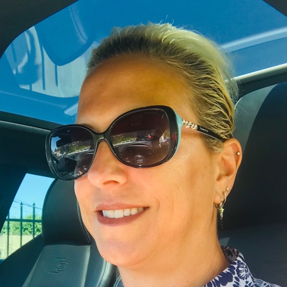 Meet your Posher, Samantha - Picture 1 of 1